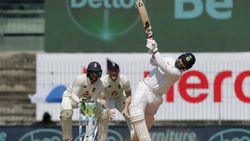 ‘அவசர புத்தி.. வசமாக சிக்கிய பண்ட்’.. கடைசி 13 ஆட்டத்தில் ஸ்கோர் தெரியுமா?.. கொந்தளிகும் ரசிகர்கள்