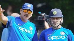 தோனிக்கு அந்த பழக்கமே கிடையாது..! உண்மையை உடைத்த ரவி சாஸ்திரி..!! கோலி விஷயத்தில் பல்டி