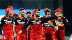 ஆர்சிபி அணி கேப்டனாக வெஸ்ட் இண்டீஸ் வீரர்.. மெகா ஏலத்திற்காக போட்ட ப்ளான்.. சீனியர் உடைத்த உண்மை!