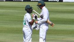 மீண்டும் டி.ஆர்.எஸ். சர்ச்சை..!! அழுகுனி ஆட்டம் ஆடும் தென்னாப்பிரிக்கா..3ஆம் நடுவர் முடிவால் சர்ச்சை