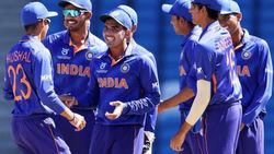 ரவிகுமார்..!! இவ்வளவு நாள் எங்க இருந்தீங்க..?? U-19 உலககோப்பை பைனலில் அசத்தல் பவுலிங்