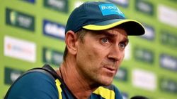 “வீரர்களுக்கு கொடுமை.. மூட் ஸ்விங் பிரச்சினை” ஆஸி, கோச் ஜஸ்டின் லேங்கர் திடீர் ராஜினாமா.. பின்னணி!!