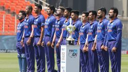 கறுப்பு பட்டைக்குள் இவ்வளவு பெரிய விஷயமா?? இந்திய வீரர்கள் செய்த விஷயம்.. பூரிப்படைந்த ரசிகர்கள்!!