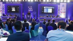 ஐபிஎல் ஏலத்தில் விலை போகாத வீரர்கள் பட்டியல்..மொத்தமாக செலவு செய்த பணம் எவ்வளவு..??