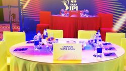 இவரை எடுக்க ஏன் இந்த போராட்டம்.. இளம் வீரருக்கு குறி வைத்து ஏமாந்த சிஎஸ்கே.. ஏலத்தில் நடந்த ட்விஸ்ட்