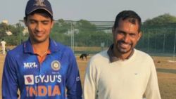 ஸ்டரைக்ரேட் 500..!! தோனி மாதிரி விளையாடும் U-19 இந்திய வீரர்..!! ஃபைனலில் பெரும் எதிர்பார்ப்பு..