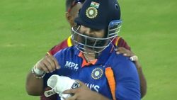 எனக்குனே வருவீங்களடா..?? மோசமான ரன் அவுட்டில் சிக்கிய ரிஷப் பண்ட்..!! தொடரும் சோகம்