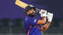 தோனியை பின்பற்றிய ரோகித்..! கோலி, தோனியே செய்யாத சாதனையை படைத்த ஹிட்மேன்..!! அசத்தல் ஆரம்பம்