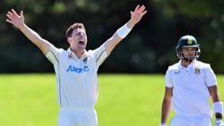 90 ஆண்டுகளில் இல்லாத சோகம்..!! நியூசி.யிடம் பொட்டி பாம்பாக அடங்கிய தென்னாப்பிரிக்கா.. ஹென்ரி அபாரம்