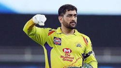 “தோனியால் இளம் வீரர்களின் எதிர்காலம் கேள்விக்குறி?” திடீரென குவியும் குற்றச்சாட்டுக்கள்.. என்ன ஆனது