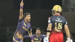 ஸ்விங் ஆன பந்து.. சிதறிய ஆர்சிபி.. 49 ரன் கண்டத்தை தாண்டியது.. அதே போல் நடந்ததால் அச்சம்