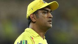 மற்றொரு முக்கிய பவுலரும் இல்லை.. சிஎஸ்கேவுக்கு வந்த அதிர்ச்சி செய்தி.. குழப்பத்தில் ஆழ்ந்த ‘தல’ தோனி