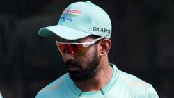 ஐபிஎல்- லக்னோ அணியை கைவிட்ட வெளிநாட்டு வீரர்கள்.. 4 முக்கிய வீரர்கள் ஆப்சென்ட்.. குழப்பத்தில் ராகுல்