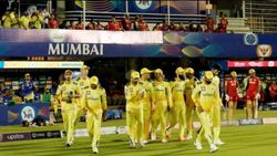 பிளே ஆப் சுற்று யாருக்கு வாய்ப்பு.. சிஎஸ்கே உள்ளிட்ட அணிகள் இன்னும் எத்தனை வெற்றி தேவை? முழு விவரம்