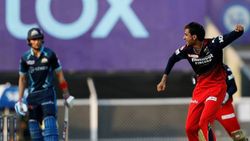 மாட்டிக்கிட்டையே பங்கு.. கில் விக்கெட்டில் போங்கு செய்த ஆர்சிபி.. எதிர்பார்க்காத விடை தந்த நடுவர்!!