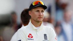 டெஸ்ட் கேப்டன் பதவியிலிருந்து ஜோ ரூட் விலகல்.. இங்கிலாந்தின் நம்பர் 1 கேப்டன்.. அடுத்த கேப்டன் யார்?