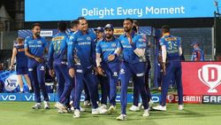 பொலார்டுக்கு கெட் அவுட் - ஆலனுக்கு கட் அவுட்.. மும்பை எடுத்த அதிரடி முடிவு.. வருகிறது அதிரடி மாற்றம்