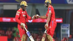 ஜெயசூரியா மாதிரி பொளக்கும் இலங்கை வீரர்.. யார் இந்த ராஜபக்சா? ஐபிஎலில் ஸ்ட்ரைக் ரெட் 344