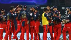 ஐபிஎல்- கருப்பு பேட்ஜ் அணிந்து விளையாடும் ஆர்சிபி.. என்ன காரணம் தெரியுமா?