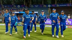 தொடர் தோல்வியால் விரக்தி.. மும்பை ரசிகர்களின் அதிர்ச்சி செயல்.. தோல்விக்கு காரணம் என்ன?