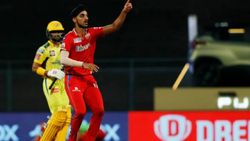 அந்த தங்கத்தை அப்படியே தூக்கிட்டு வாங்க..ஆஸிக்கு இவர் கண்டிப்பா வேணும்.. யார் இந்த அர்ஷ்தீப்