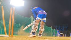 வீடியோ - சச்சின் மகனா இது..? பயிற்சியில் அசத்தும் அர்ஜூன் டெண்டுல்கர்.. சிஎஸ்கேக்கு எதிராக வாய்ப்பு?