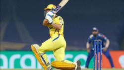 தெரிந்தே செய்த தவறு.. கடைசி ஓவரில் தோனி அதிரடி காட்டியதன் பின்னணி.. ரோகித் மீது எழுந்த சந்தேகம்!!