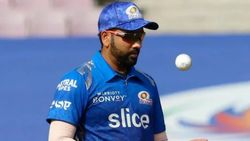 ரோகித் சர்மா விளையாட தடை??.. மும்பைக்கு சோதனை மேல் சோதனை.. கண்டிப்புடன் இருக்கும் பிசிசிஐ!