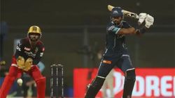 ஹர்திக் தனி ஆளாக போராட்டம்.. ஆர்சிபிக்கு எளிமையான இலக்கு.. ரஷித் உருவத்தில் அபாயம்