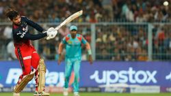 யார் இந்த ரஜத் பட்டிதர்.. அன்று துரத்தி அடித்த ஆர்சிபி.. இன்று அதே அணிக்கு கம்பேக்.. தரமான வரலாறு!