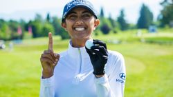 விமான நிலையத்தில் இந்திய வீராங்கனைக்கு நிகழ்ந்த கொடுமை.. சமூக வலைத்தளத்தில் பரபரப்பு புகார்