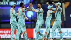 யாருப்பா நீ இப்படி பந்து வீசுற? ஒரே ஓவரில் டெல்லியை வீழ்த்திய லக்னோ.. கேஎல் ராகுலுக்கு 7வது வெற்றி