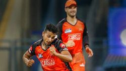 எப்பா சாமி.. 157 கி.மீ. வேகத்தில் பவுலிங்.. காஷ்மீர் எக்ஸ்பிரஸ் உம்ரான் மாலிக்.. தப்பும் நடக்குது