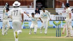 நியூசிலாந்து அபார பேட்டிங்.. அடுத்தடுத்து நிகழ்ந்த திருப்பங்கள்.. டென்ஷன் ஆன இங்கிலாந்து கேப்டன்