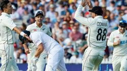 இங்கிலாந்தை துவம்சம் செய்த நியூசிலாந்து படை.. பெவிலியனுக்கு அணிவகுப்பு நடத்திய ஸ்டோக்ஸ் படை