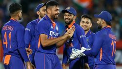 ஒரே ஓவரில் 3 விக்கெட்.. 6 பந்துகளில் மாறிய ஆட்டம்.. ஆவேஷ் சூறாவளியில் சிக்கிய தென்னாப்பிரிக்கா