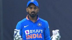 கேஎல் ராகுலுக்கு இது தான் கடைசி வாய்ப்பு.. தென்னாப்பிரிக்க தொடரை நம்பியே எதிர்காலம்..தப்பிக்குமா தலை