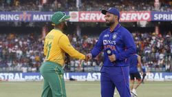 3 ஆண்டுகளுக்கு பிறகு தினேஷ் கார்த்திக்.. உம்ரானுக்கு வாய்ப்பு இல்லை.. ரிஷப் பண்ட் எடுத்த ரிஸ்க்