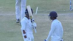 மலை போல் நின்ற ஜெய்ஷ்வால்.. முதல் ரன் எடுக்க இத்தனை பந்துகளா..? டிராவிட் சிஷ்யனு நிரூபிச்சிட்டாரு