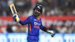 டி20 கிரிக்கெட்டில் 16 ஆண்டுகள்.. சாதனை படைத்த தினேஷ் கார்த்திக்.. 