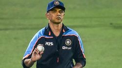 பாலிசி முக்கியமா வெற்றி முக்கியமா??.. 4வது டி20ல் டிராவிட்டிற்கு வந்த சோதனை.. என்ன முடிவு எடுப்பார்?