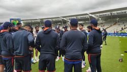 தேர்வுக்குழுவில் திடீர் ஆலோசனை.. கோலி, பண்ட், பும்ராவுக்கு எச்சரிக்கை.. டிராவிட்-க்கு புதிய சிக்கல்!