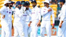 அடுத்தடுத்து சரிந்த விக்கெட்டுகள்.. விராட் கோலியின் மோசமான அவுட்.. இந்திய அணி தடுமாற்றம்