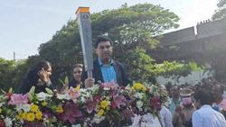 செஸ் ஒலிம்பியாட்: சென்னையில் கம்பீரமாக வலம் வந்த ஒலிம்பியாட் ஜோதி.. மேளதாளத்துடன் உற்சாக வரவேற்பு!!