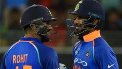 ரோகித் - தவான் இடையே கருத்து வேறுபாடு.. வாய்ப்பு கிடைக்காமல் இருப்பது ஏன்?? உண்மையை உடைத்த பிசிசிஐ!