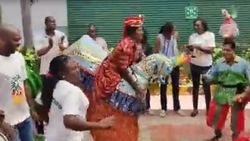 குத்தாட்டம் போட்ட வெளிநாட்டு வீரர்கள்.. கறுப்பு காய்களை எடுத்த மோடி..செஸ் ஒலிம்பியாட்டில் சுவாரஸ்யம்