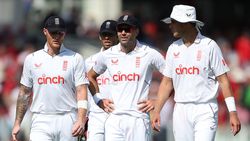 பத்தே பந்து 3 விக்கெட்.. தென்னாப்பிரிக்கா அசுர வேக பந்துவீச்சு.. சிக்கி சின்னா பின்னமான இங்கிலாந்து