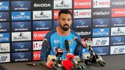 உங்க பேச்சுக்கெல்லாம் முக்கியத்துவமே தரதில்லை.. கோலியை சாதாரணமாக நினைக்காதீங்க.. கேஎல் ராகுல் பேச்சு