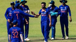 முதல் போட்டியிலேயே இப்படியா.. ரசிகர்களை வியப்பில் ஆழ்த்திய தீபக் சஹார்.. ஆசிய கோப்பை அணியில் மாற்றமா