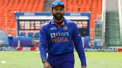 “என்னா ஒரு மனசுயா இவருக்கு..” வெஸ்ட் இண்டீஸ் அணிக்கு பெரும் கவுரவம் தந்த ரோகித் சர்மா - விவரம்!